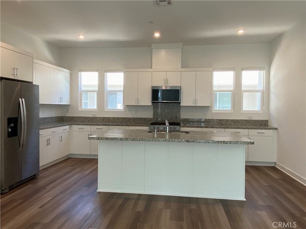 1319 W Cara Dr - Photo 3 of 17