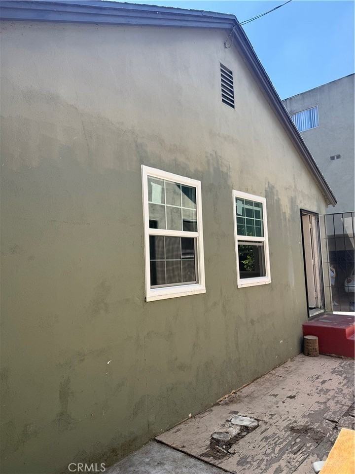 783 Worcester Ave - Photo 2 of 13