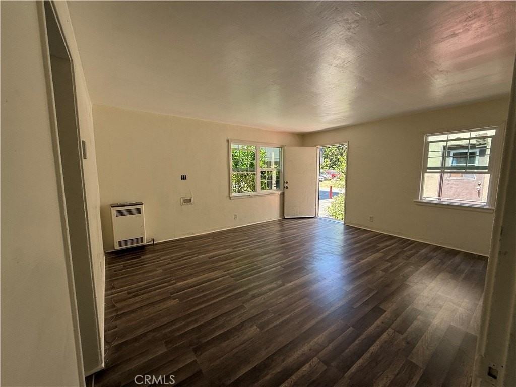 783 Worcester Ave - Photo 5 of 13