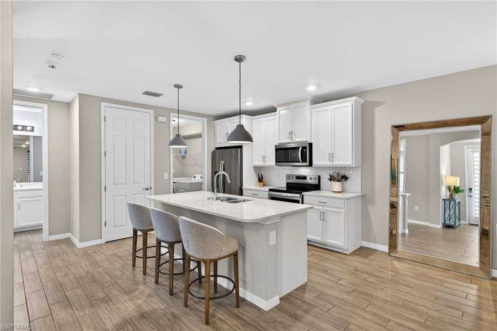 14567 Edgewater Cir - Photo 7 of 43