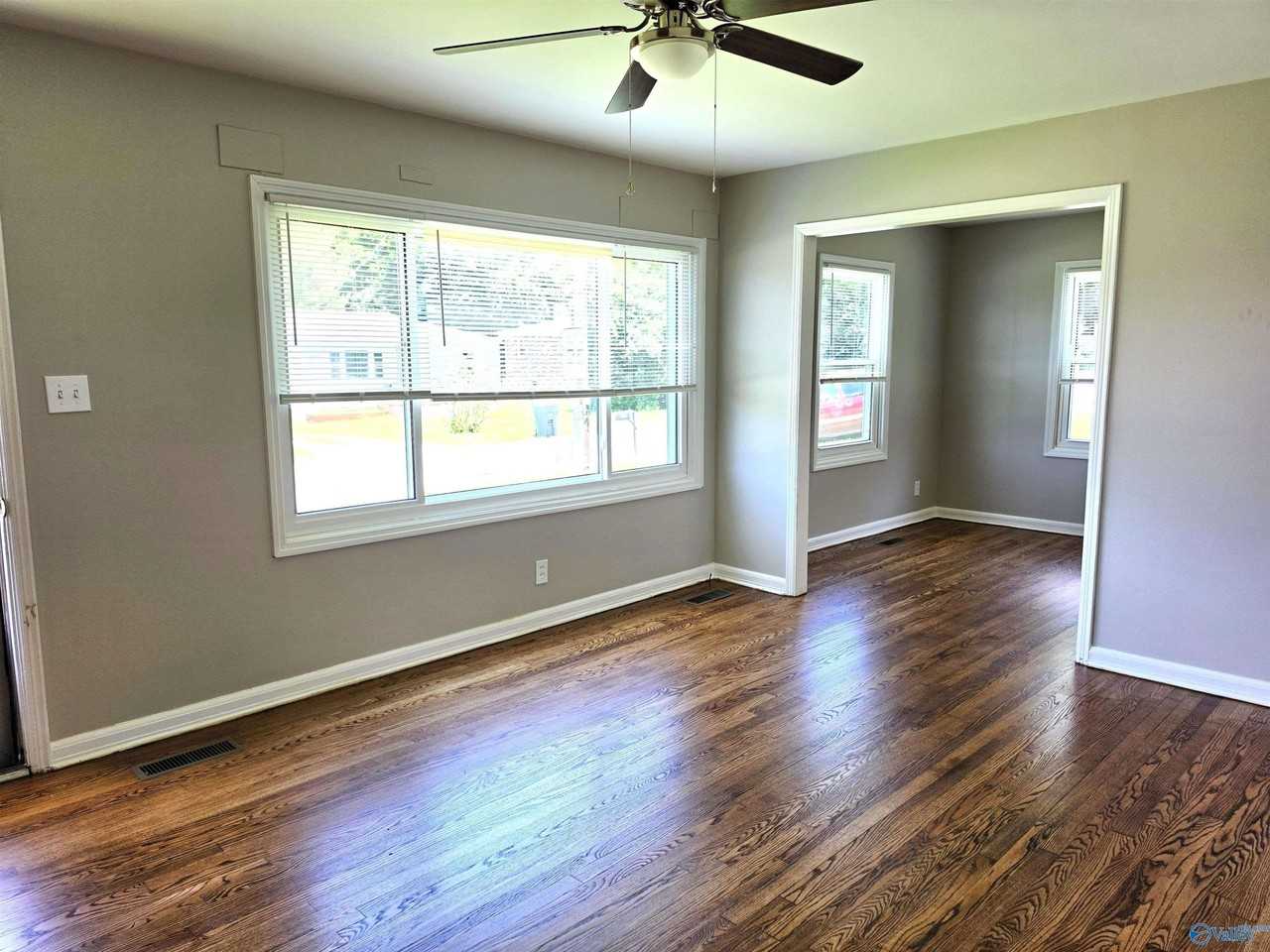 507 Redbud Dr Nw - Photo 3 of 15