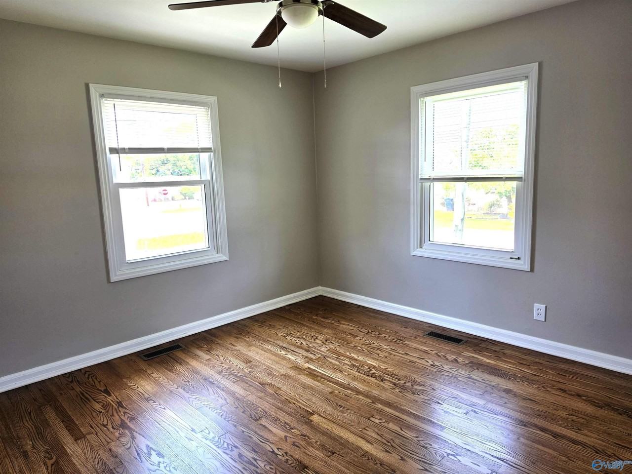 507 Redbud Dr Nw - Photo 4 of 15