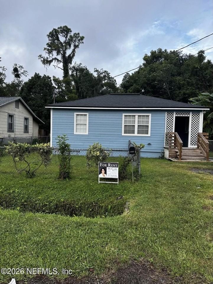 1290 Stimson St - Photo 2 of 18