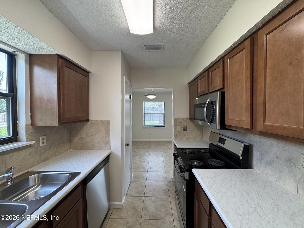 10272 Arrowhead Dr - Photo 7 of 19