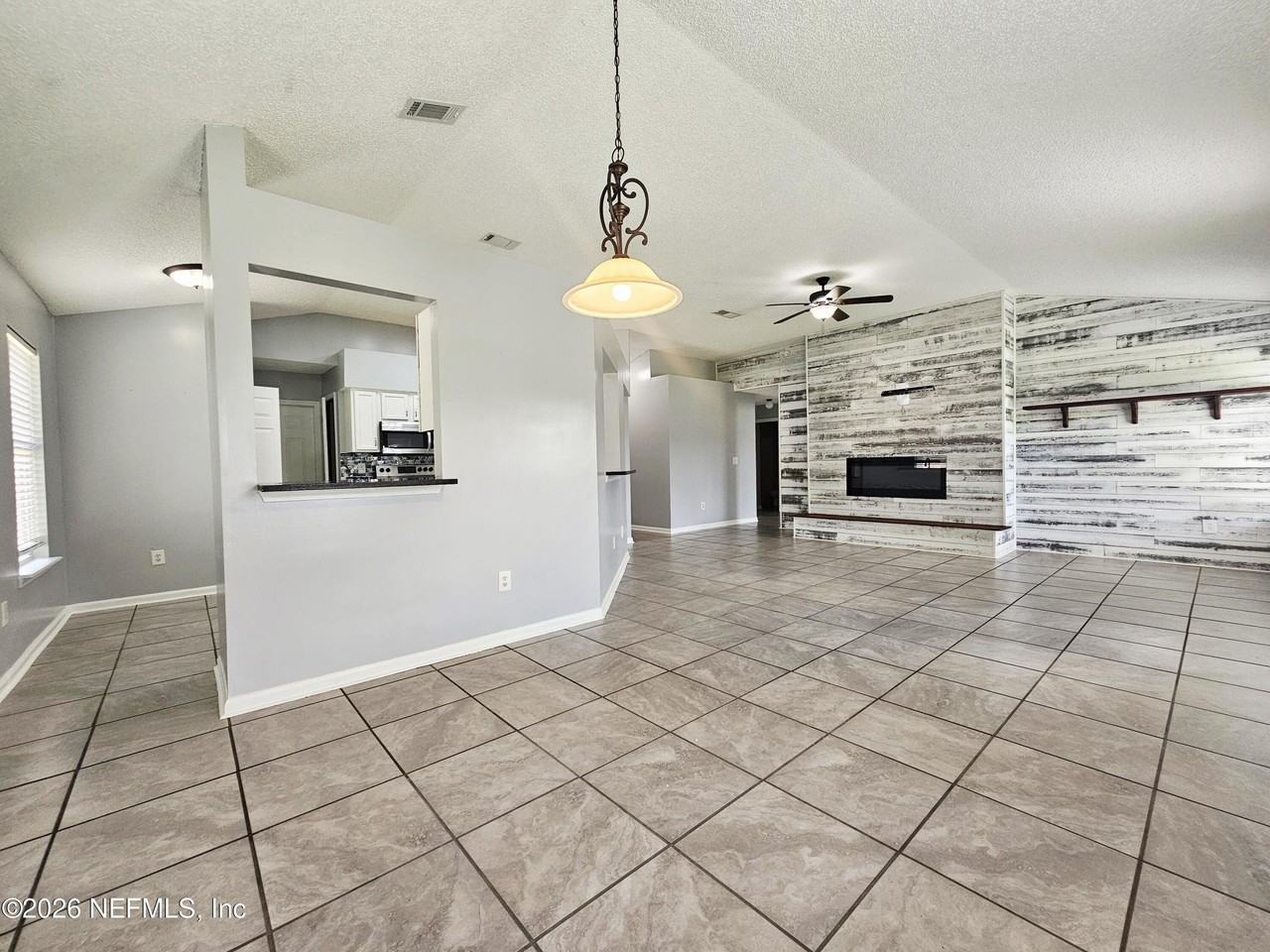 13041 Staffordshire Dr S - Photo 4 of 21