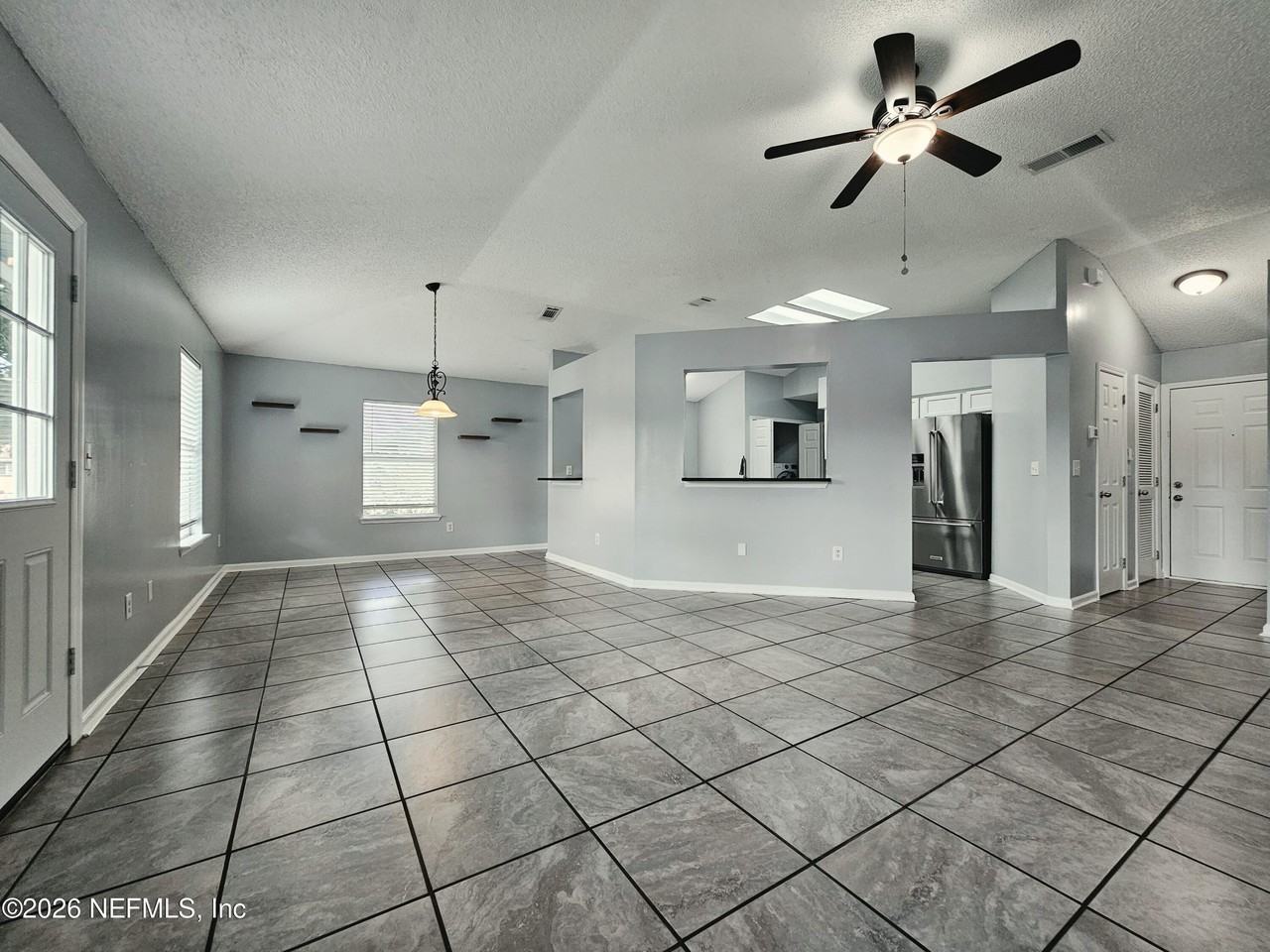 13041 Staffordshire Dr S - Photo 5 of 21