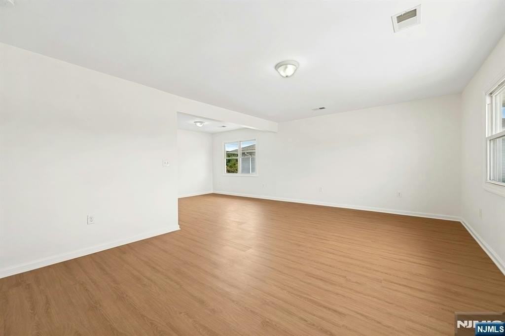726 Saddle River Rd - Photo 4 of 32