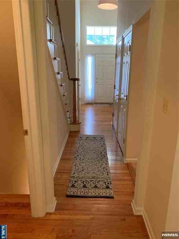 120 Greenway - Photo 4 of 12