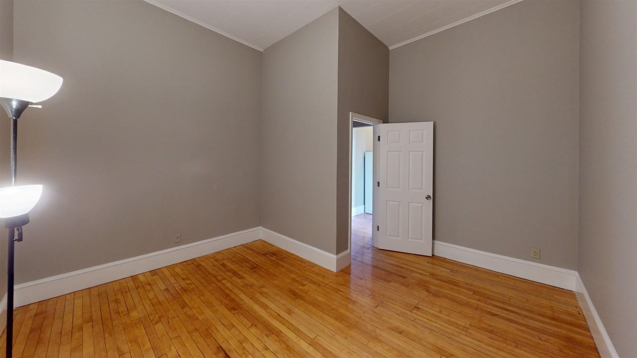 101 Main St #16 - Photo 4 of 6