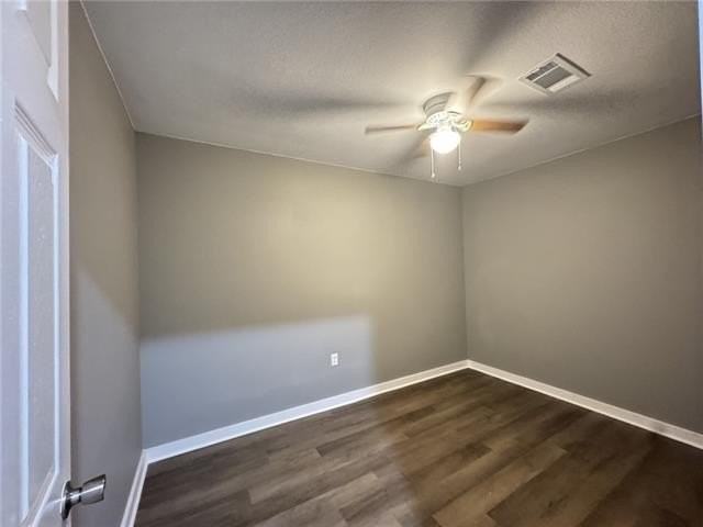 135 Rosewood Dr - Photo 4 of 12