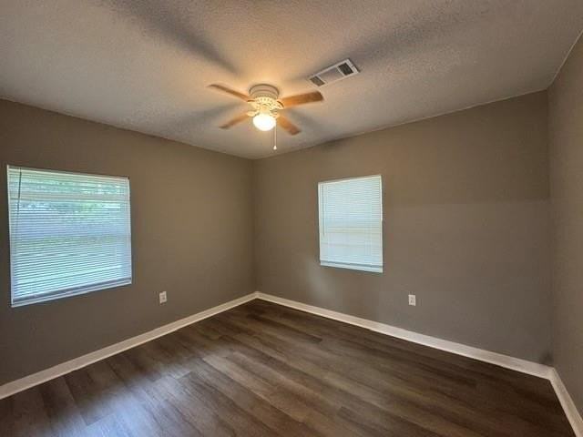 135 Rosewood Dr - Photo 7 of 12