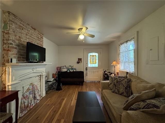 2933 Saint Philip St #B - Photo 5 of 13
