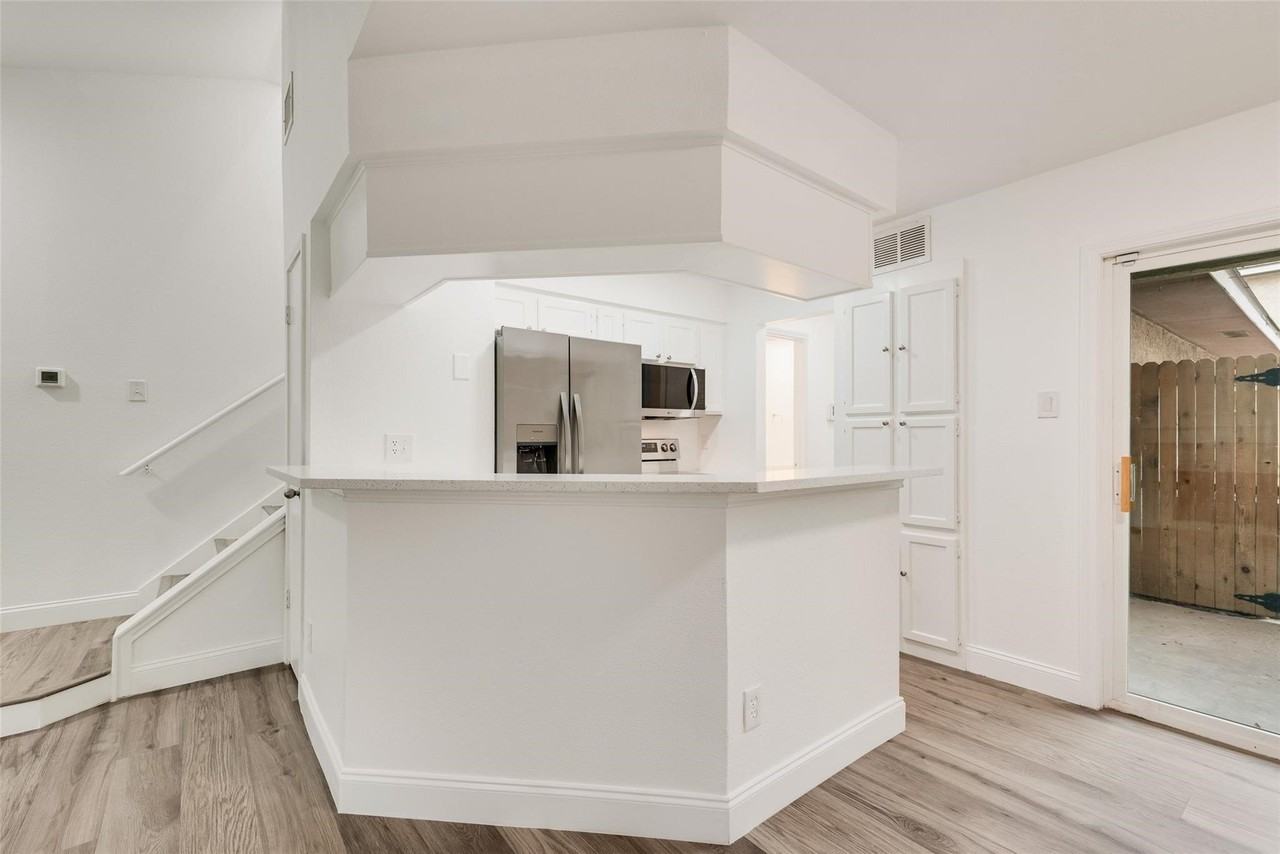 4938 Regal Blf - Photo 7 of 23