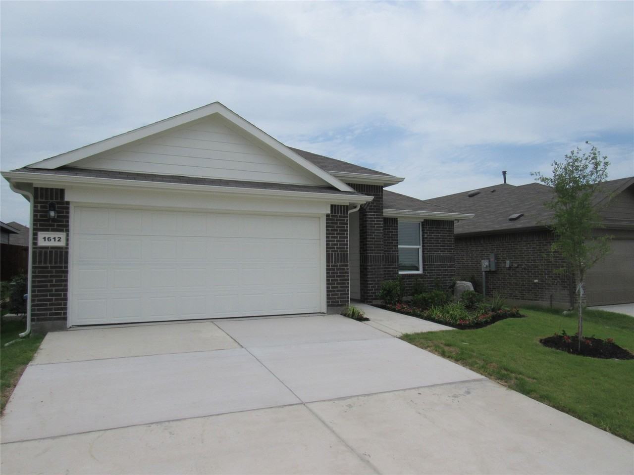1612 Tin Roof Rd - Photo 3 of 15
