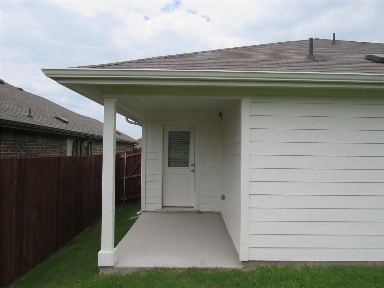 1612 Tin Roof Rd - Photo 5 of 15