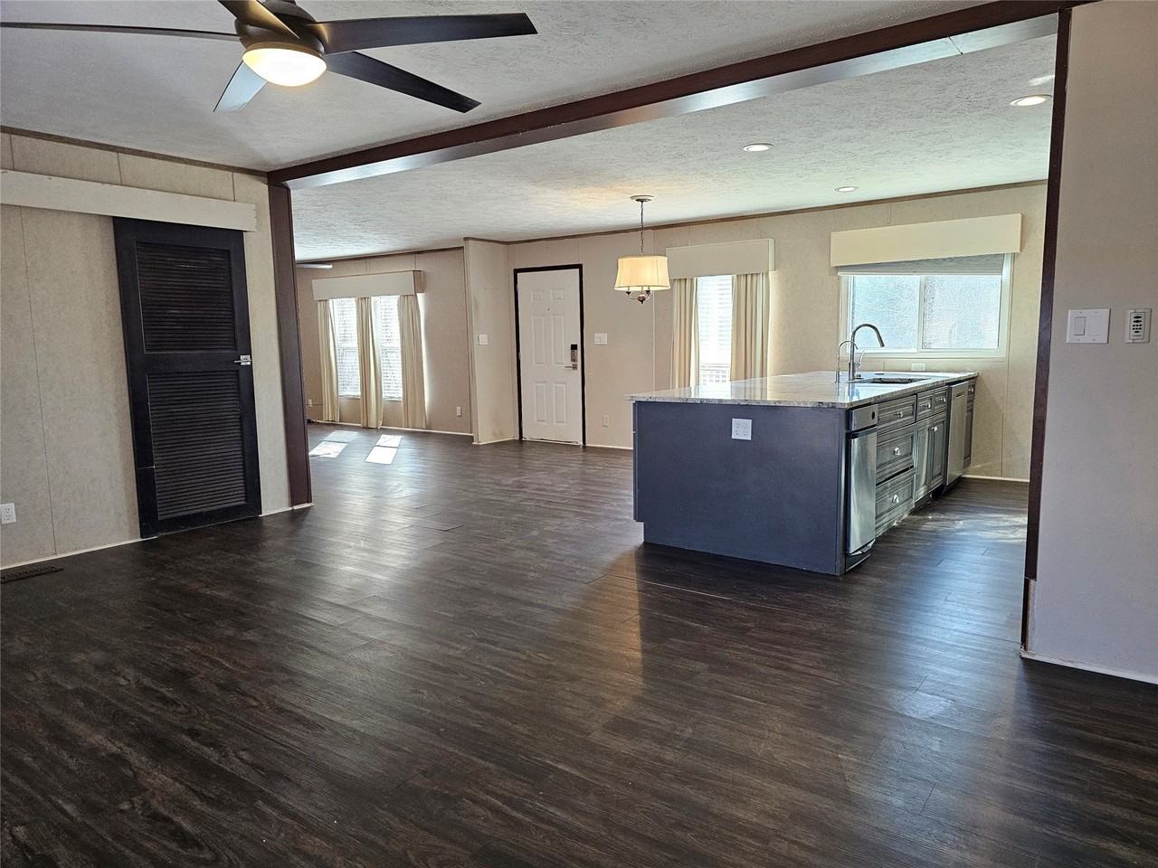3434 Laguna Dr - Photo 7 of 28
