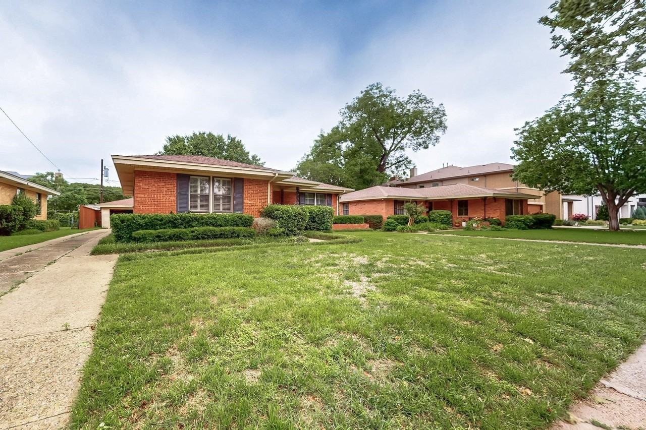 7305 Lehigh Dr - Photo 2 of 35