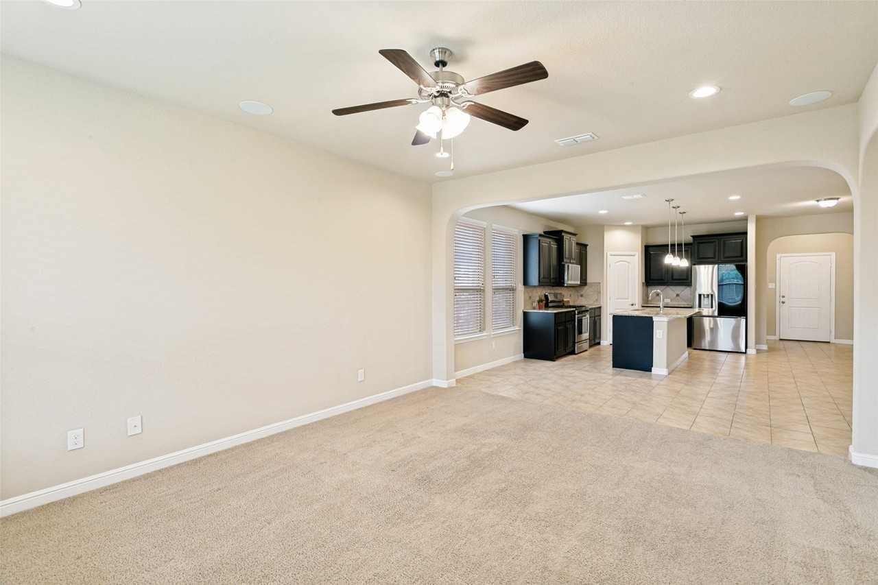 10212 Saltbrush St - Photo 5 of 13