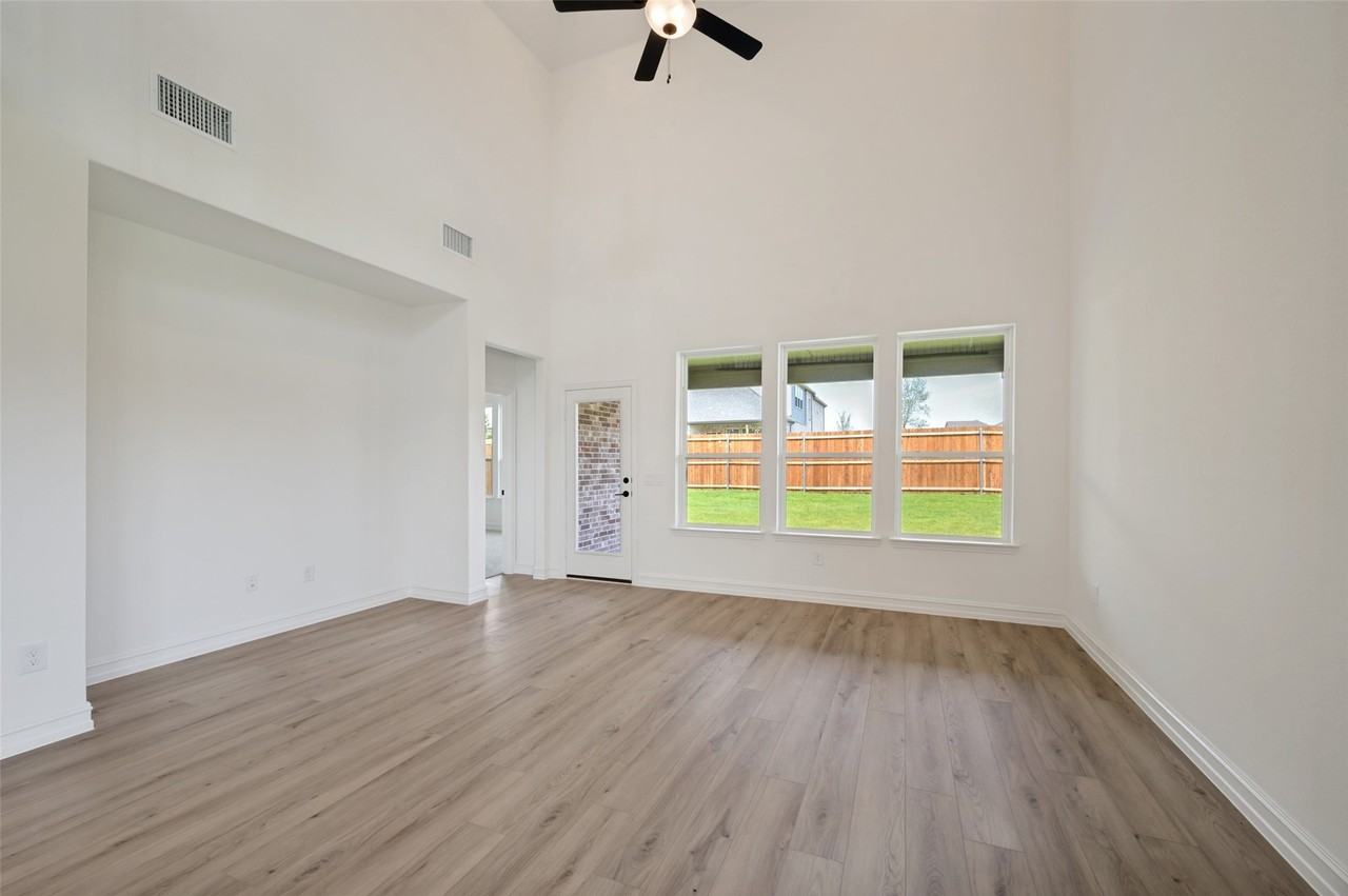 4225 Spanner Dr - Photo 6 of 15