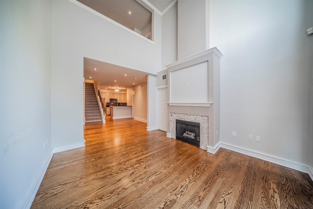 3333 Darcy St #2209 - Photo 3 of 16