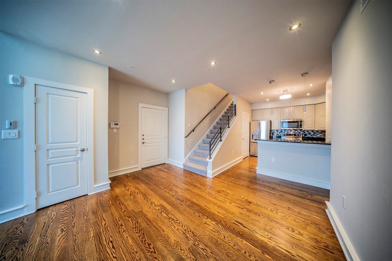 3333 Darcy St #2209 - Photo 7 of 16