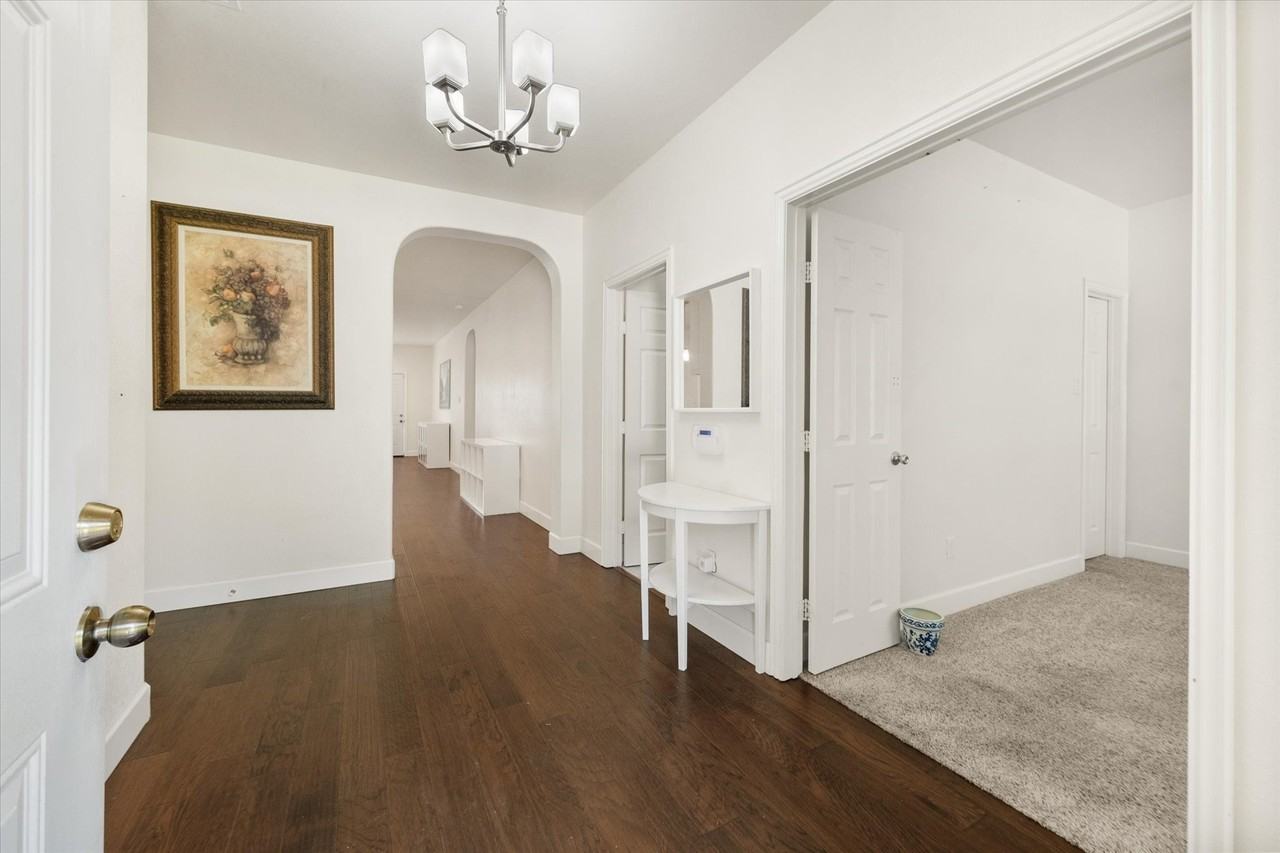 2919 Allen Ct - Photo 3 of 23