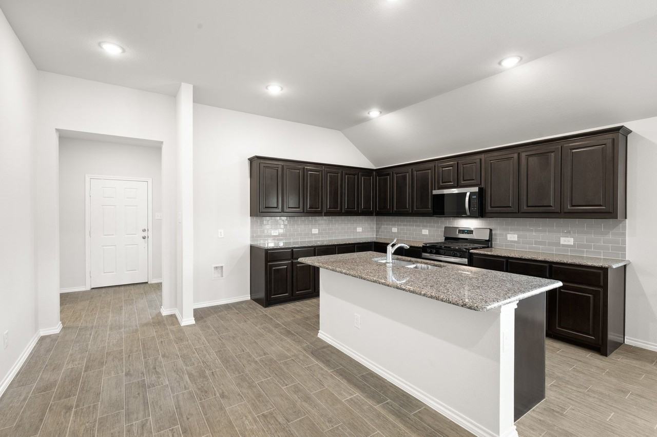 2817 Hay Ln - Photo 2 of 17
