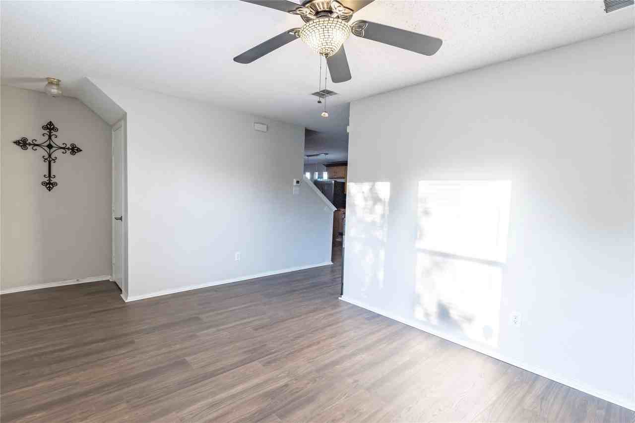 4617 Waterford Dr - Photo 4 of 28