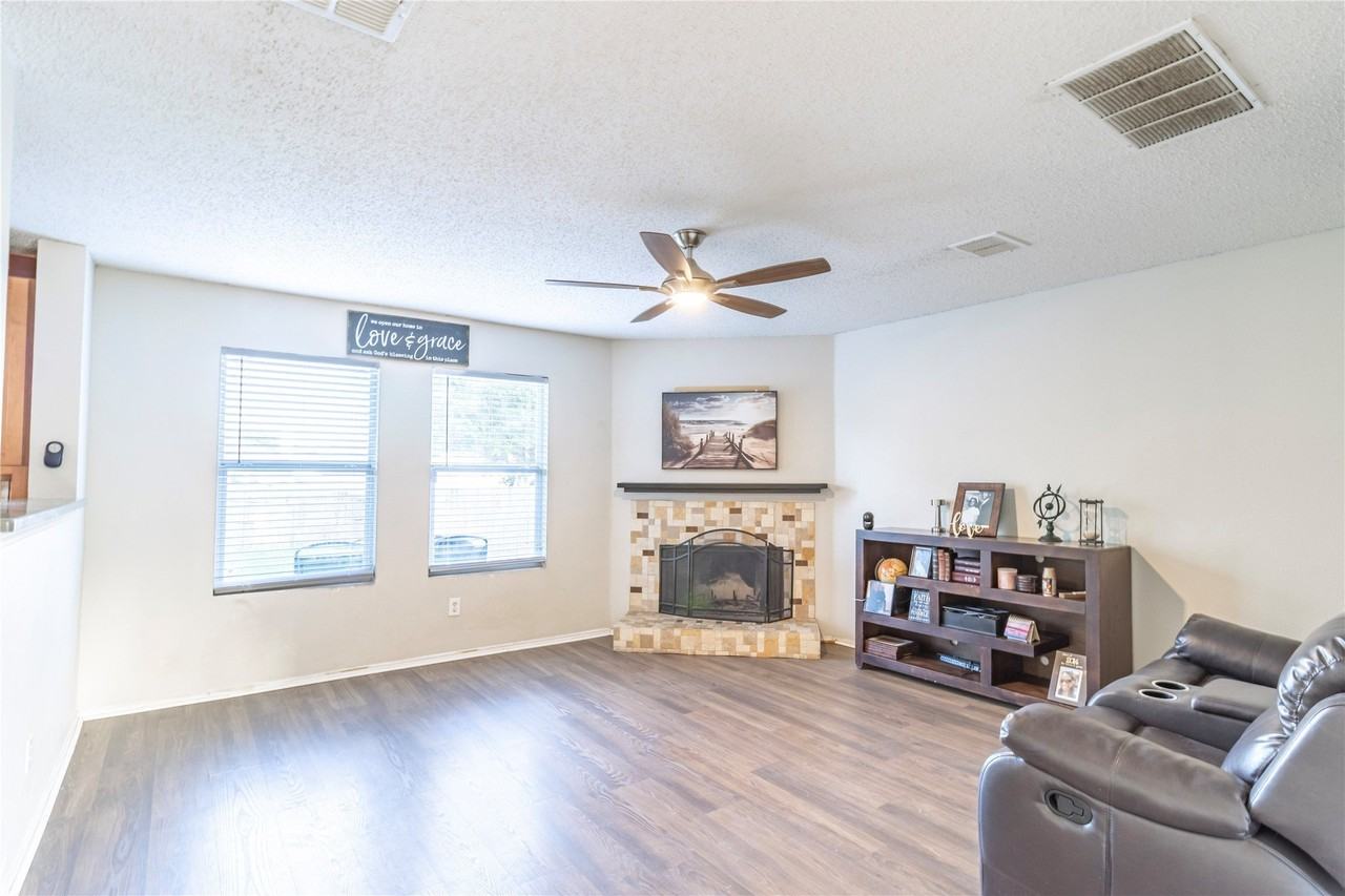 4617 Waterford Dr - Photo 5 of 28