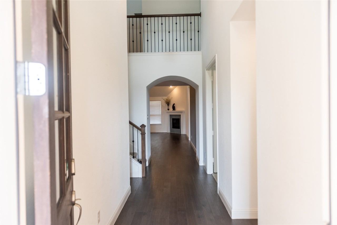 1000 Hoxton Rd - Photo 2 of 40