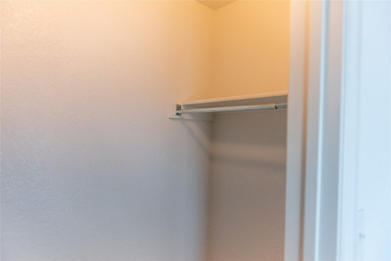1000 Hoxton Rd - Photo 7 of 40