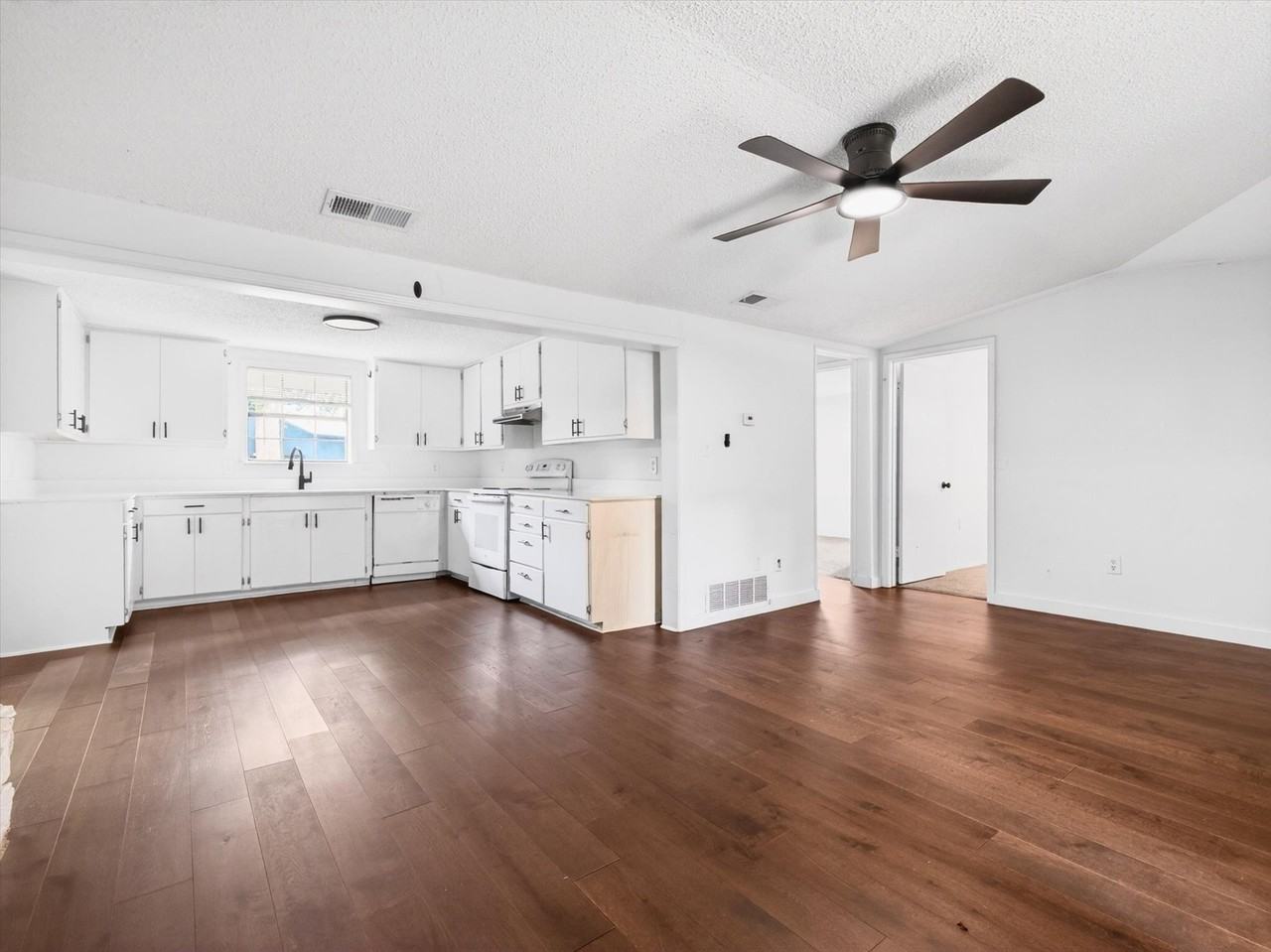 215 Folly Beach Dr #B - Photo 3 of 22