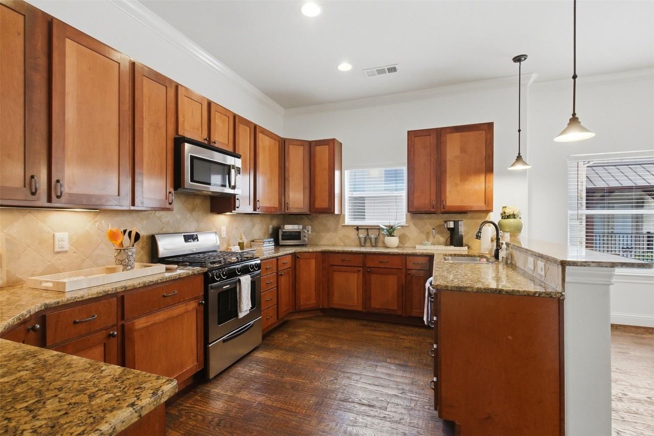 1715 Lewis Ct - Photo 6 of 29
