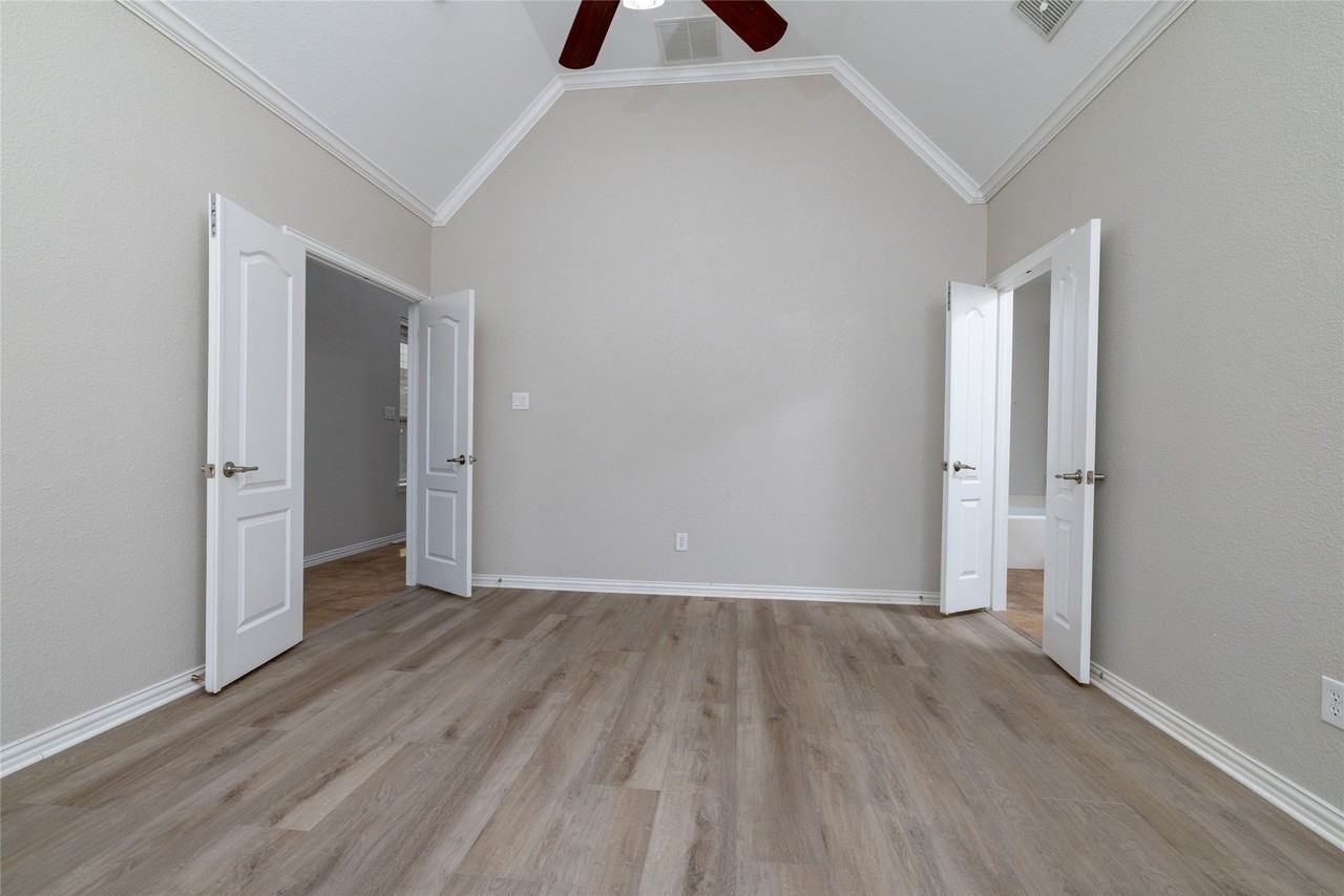 2108 Harris Pl - Photo 5 of 34