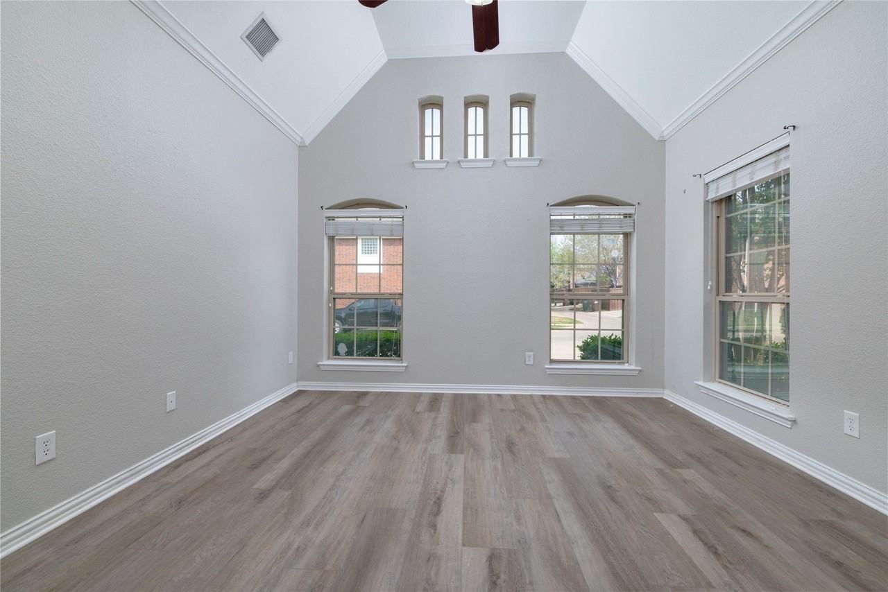 2108 Harris Pl - Photo 7 of 34