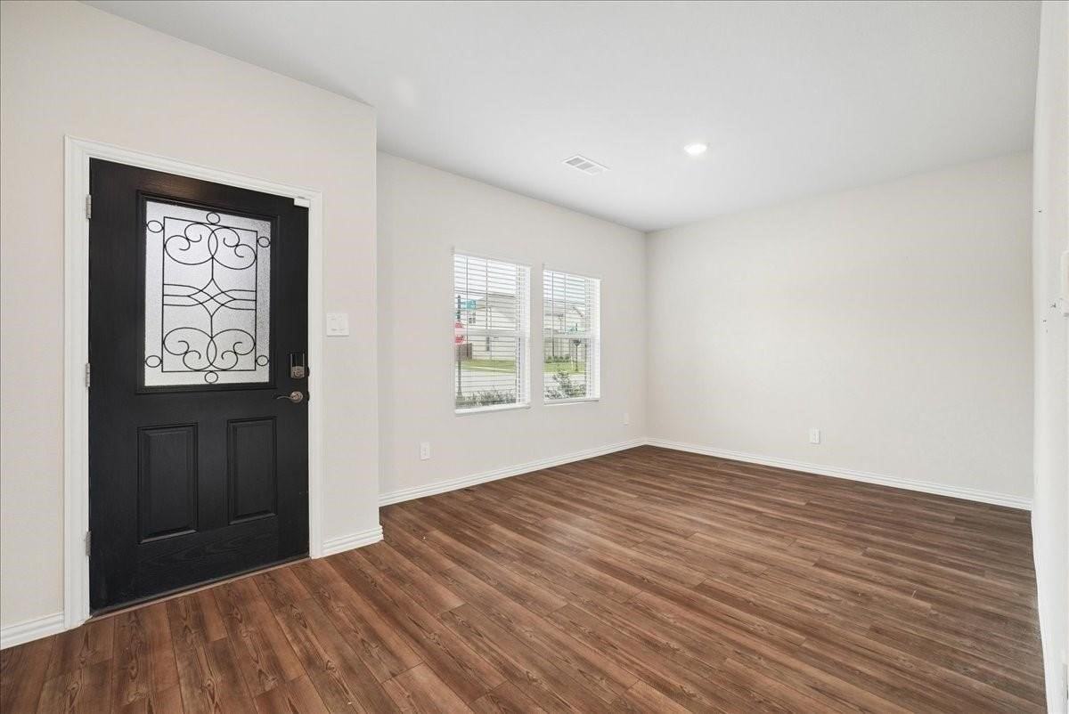 2232 Sun Star Dr - Photo 4 of 35