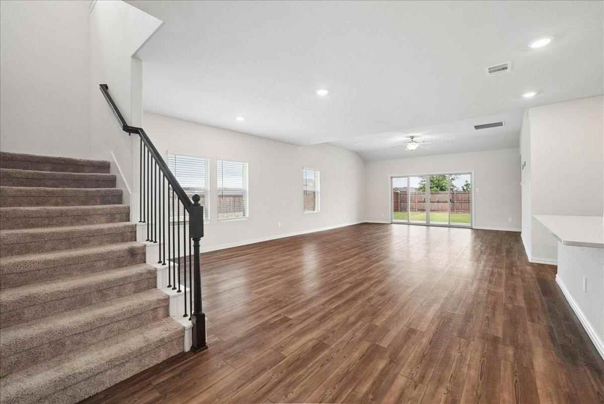 2232 Sun Star Dr - Photo 6 of 35