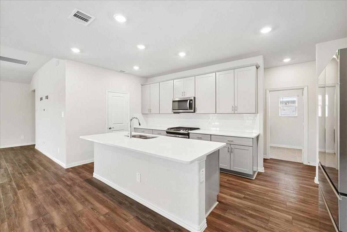 2232 Sun Star Dr - Photo 7 of 35