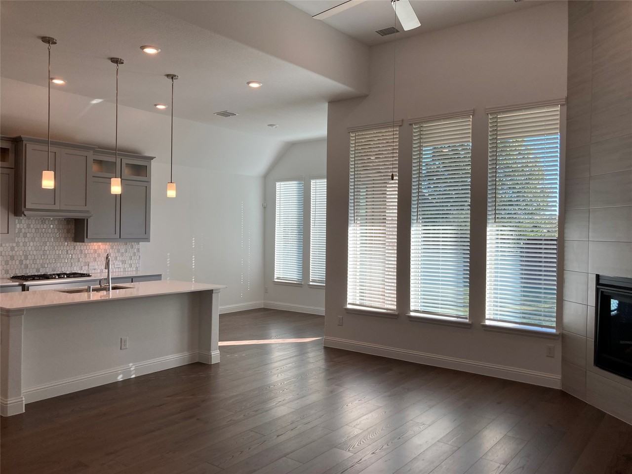 3259 Shearwater Ln - Photo 4 of 23
