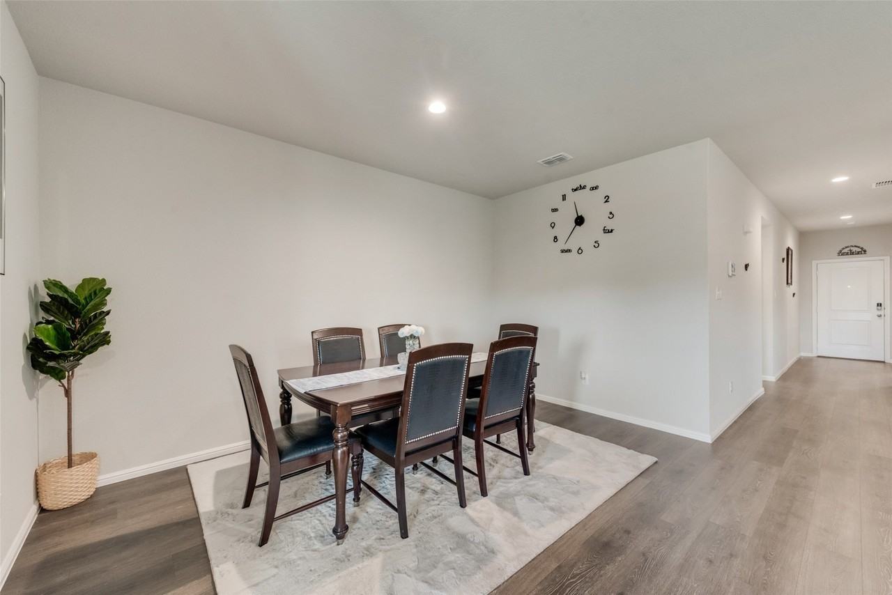 16545 Club Springs Ln - Photo 7 of 20