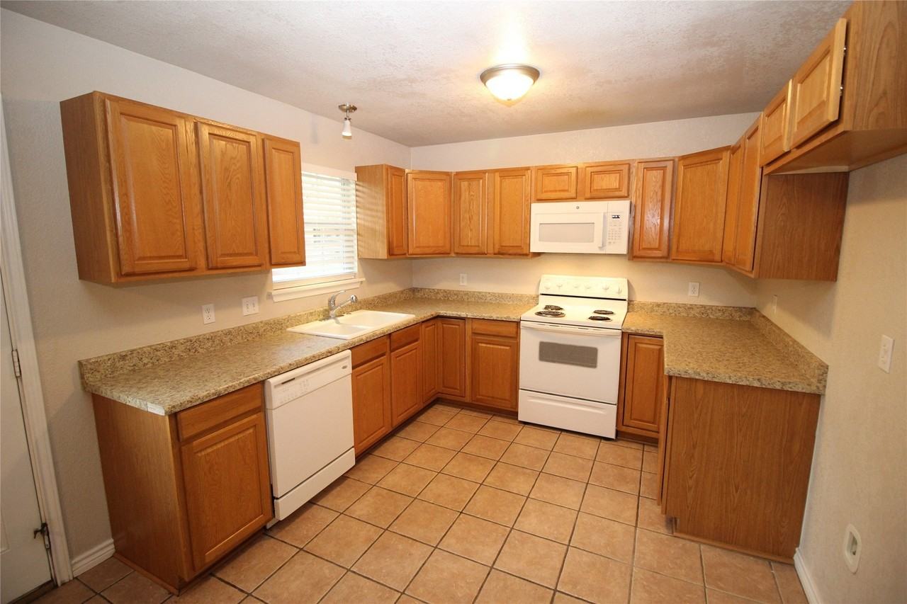 7820 Llano Ave - Photo 4 of 19