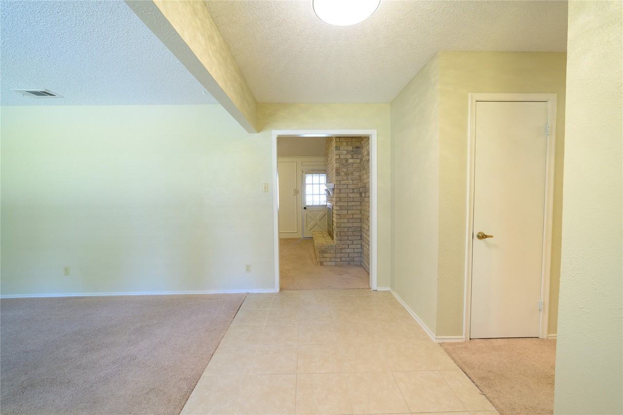 111 Sunview St - Photo 4 of 26