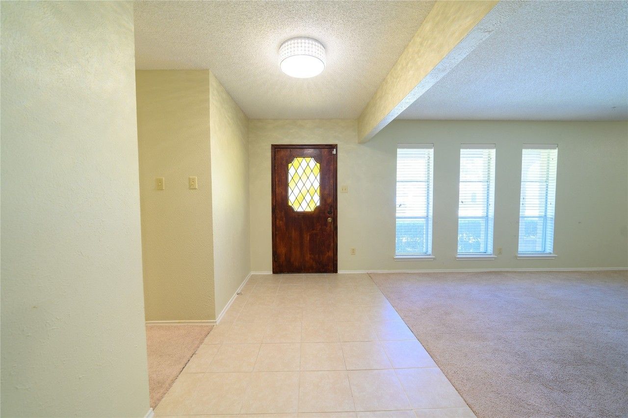111 Sunview St - Photo 5 of 26