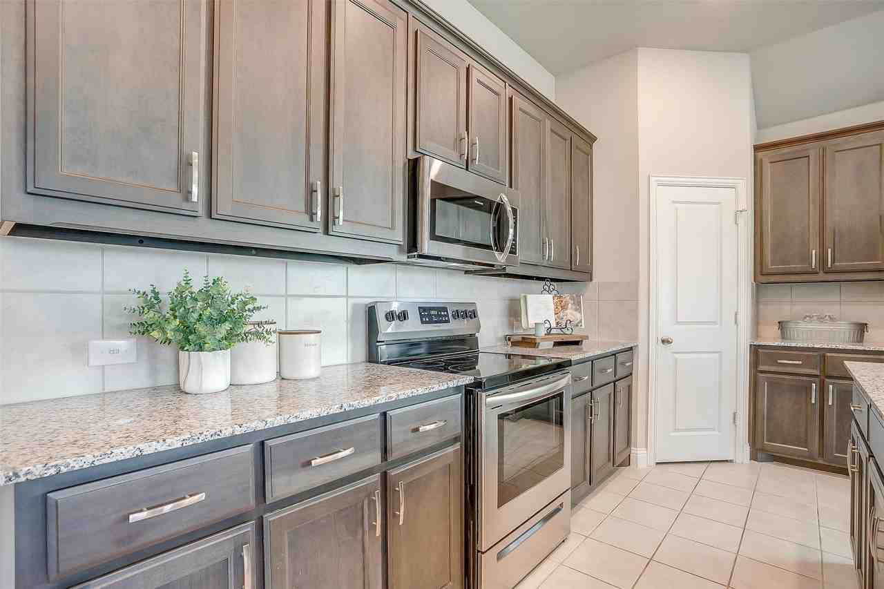 1448 Eagle Nest Dr - Photo 3 of 27