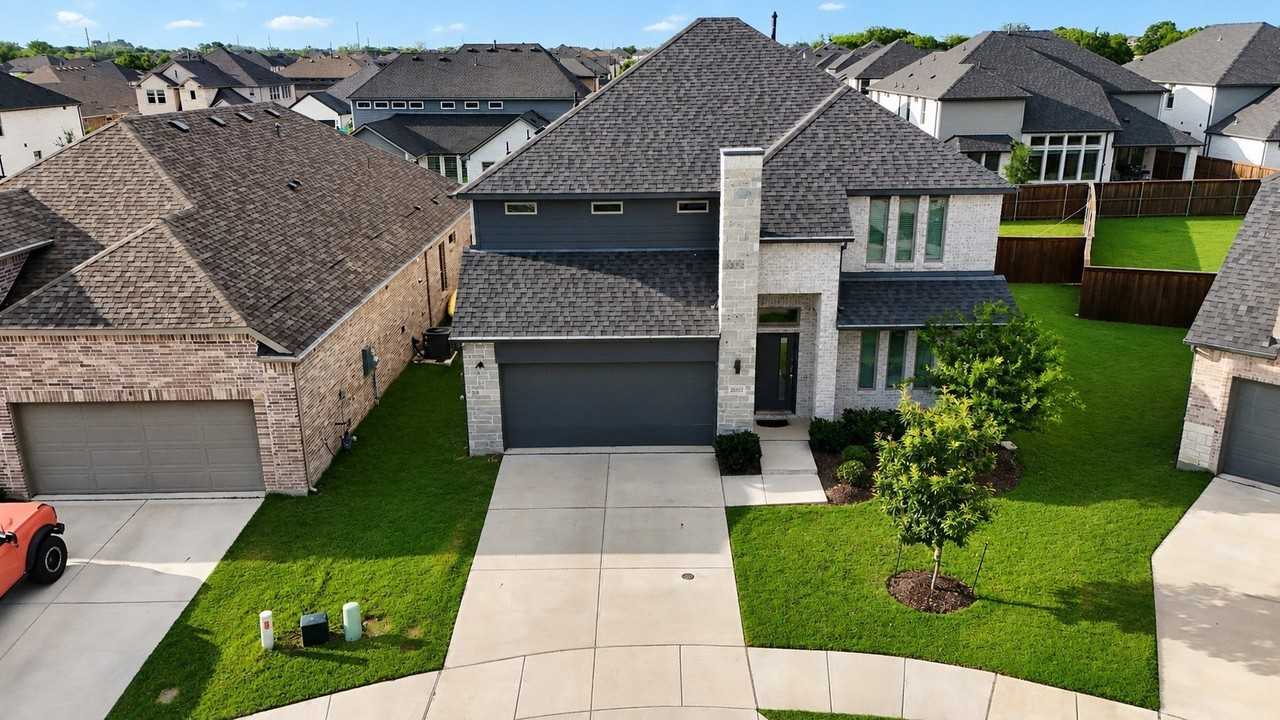 2020 Stonebrook St - Photo 3 of 38