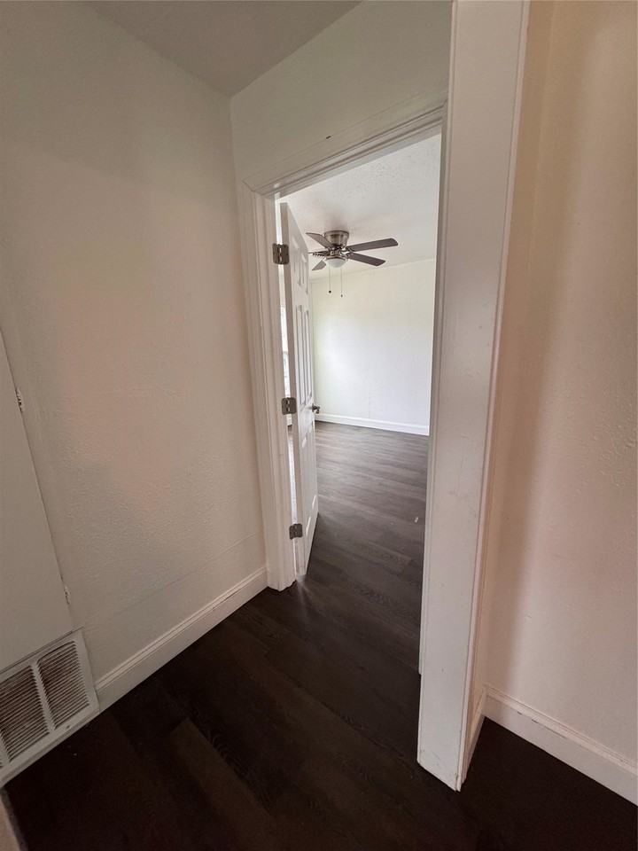 1621 S Mirick Ave - Photo 3 of 17