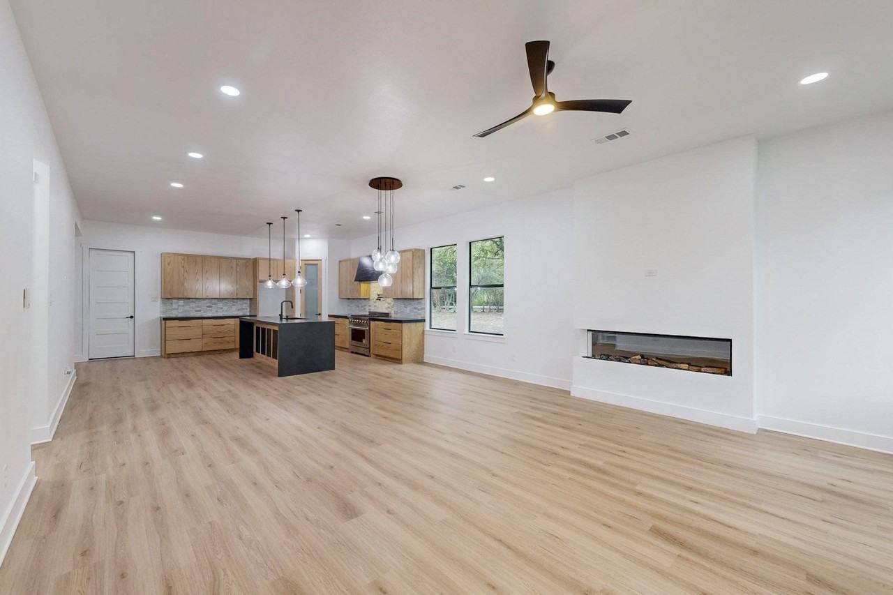 4109 Rupert St - Photo 3 of 36