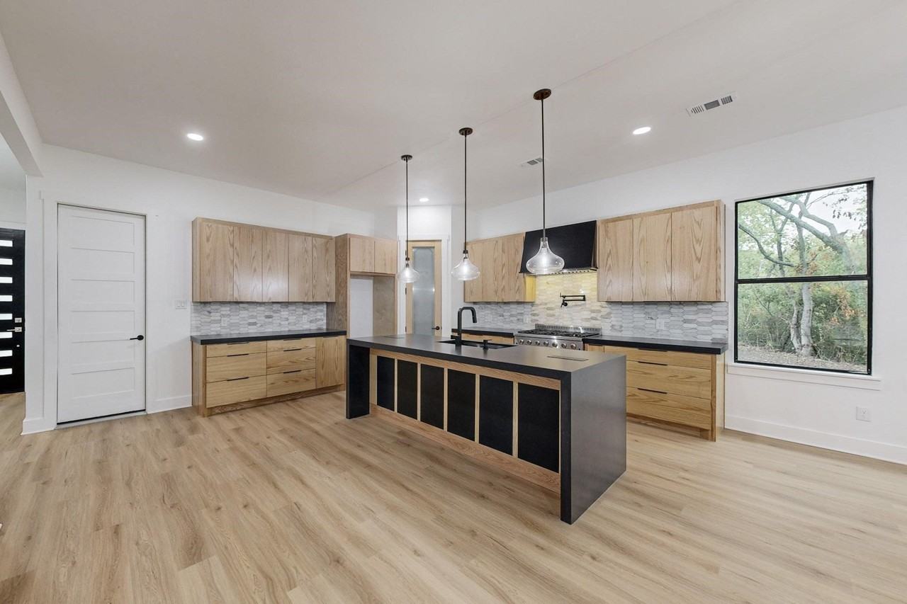 4109 Rupert St - Photo 6 of 36