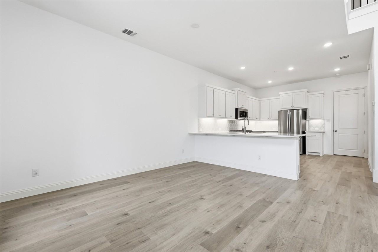 1317 Rooted Rd - Photo 6 of 34