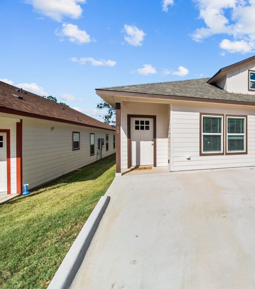 613 W Elm St